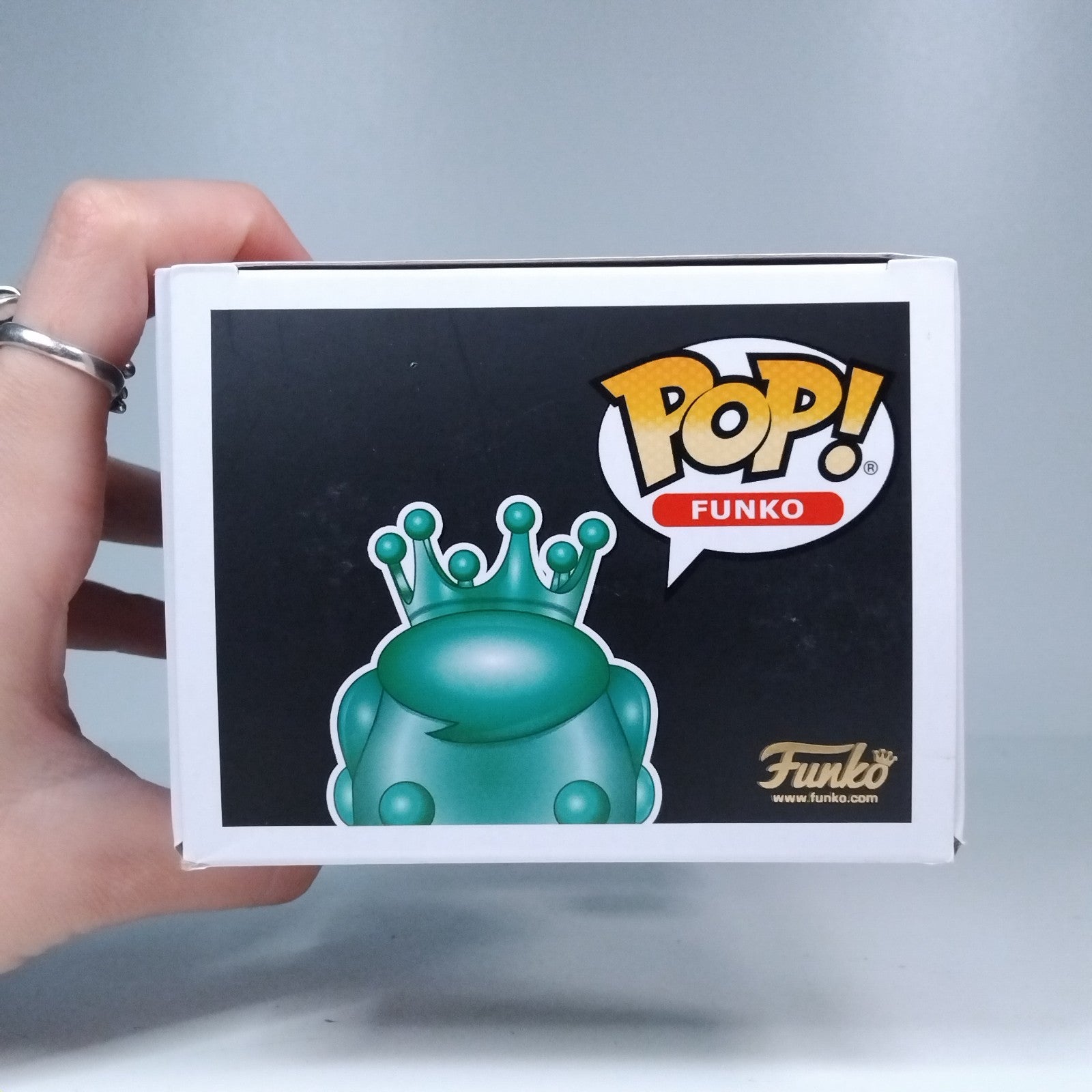 e8d40300-d175-4bf5-9133-24bdf64f59c3