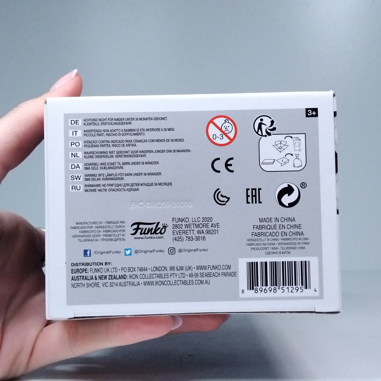 Funko Pop! Marvel Spider-man Symbiote Suit Glows Exclusive #725