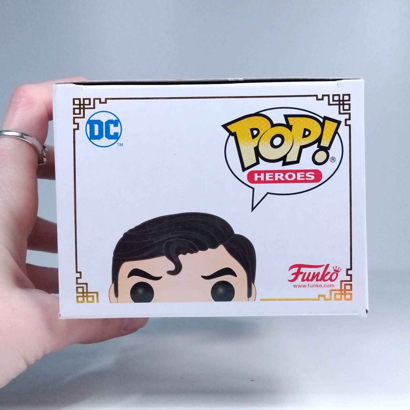 Funko Pop! DC Heroes Imperial Palace Superman Grey SDCC Limited Edition #402