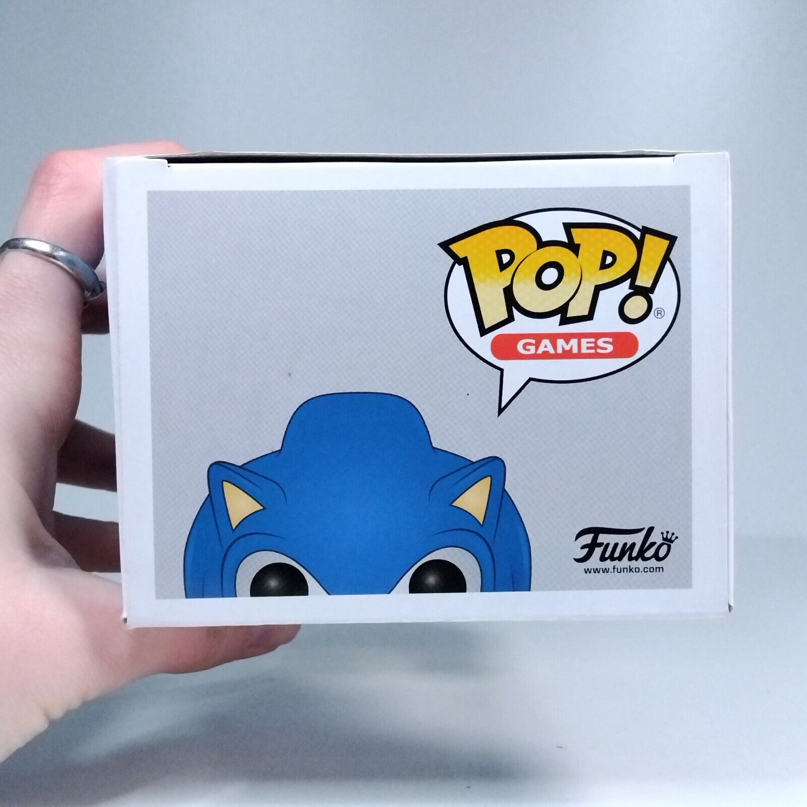 Funko Pop! Games Sonic The Hedgehog with Ring Glows in Dark Exclusive #283