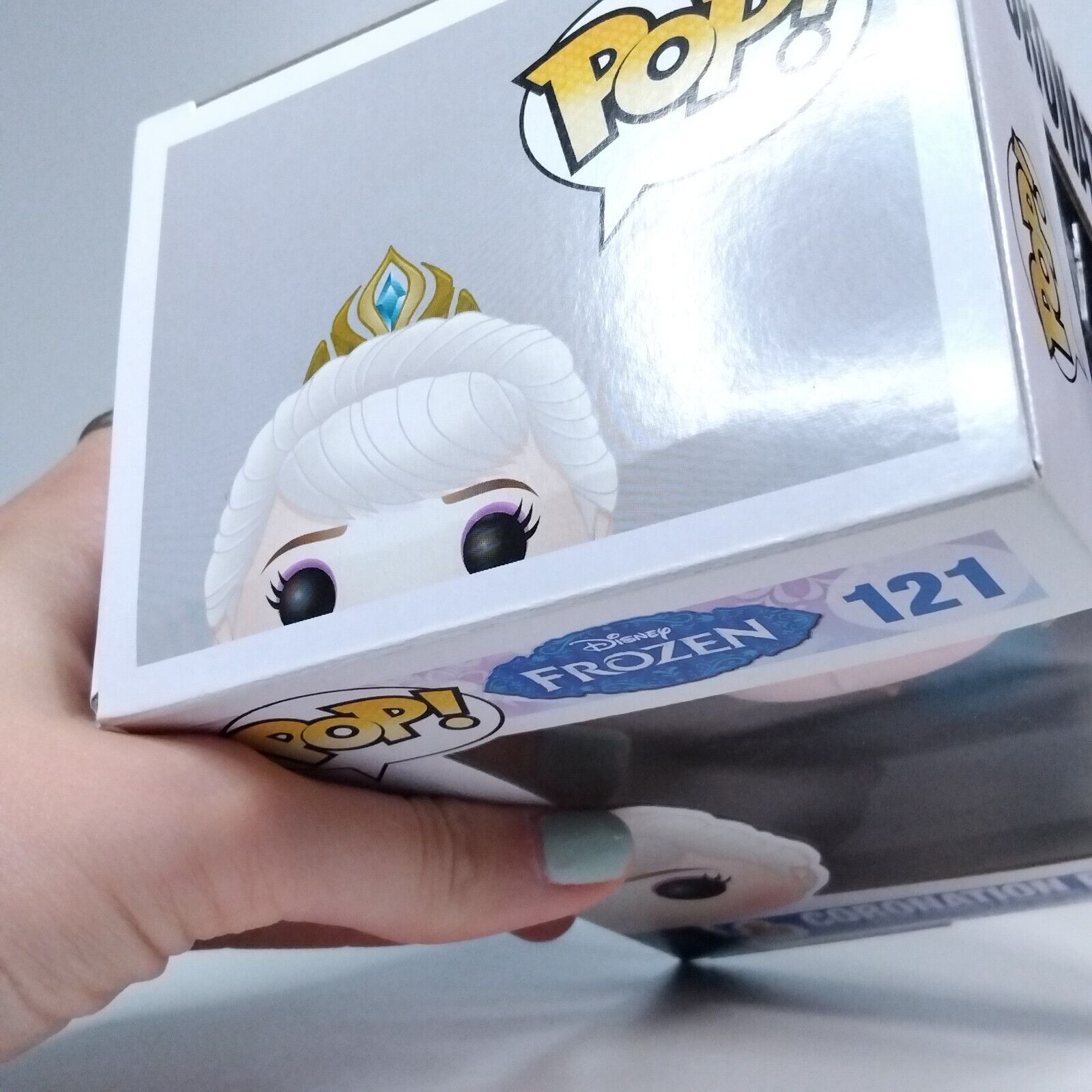 Funko Pop! Disney Frozen Coronation Elsa with Orb & Scepter #121