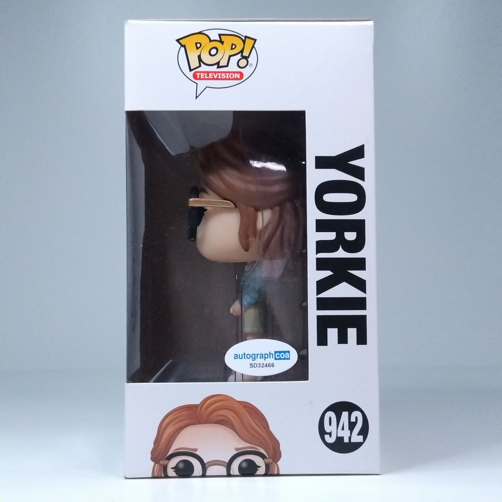 Funko Pop! TV Black Mirror Yorkie S03 E04 Signed Mackenzie Davis COA #942