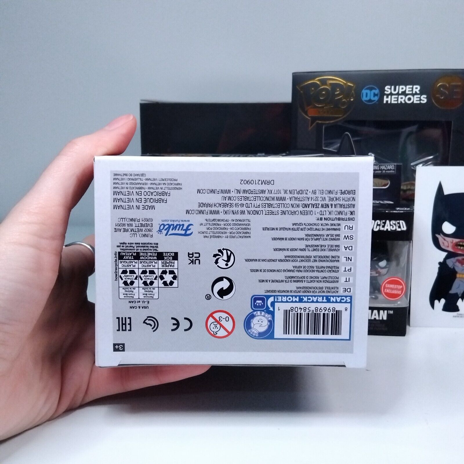 Funko Pop! DC Heroes Batman The Joker Dceased Gamestop Exclusive Box #422