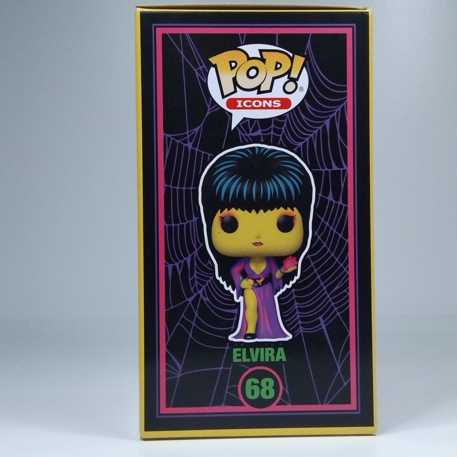 Funko Pop! Icons Blacklight Elvira Special Edition #68