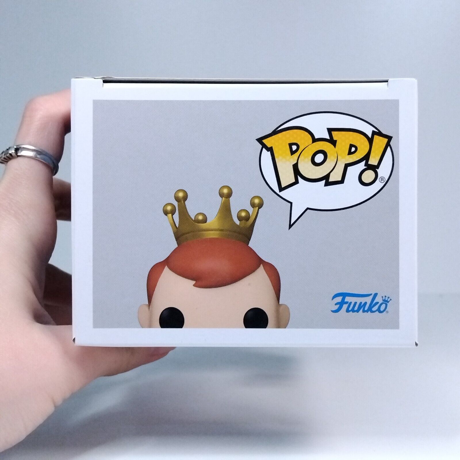 Funko Pop! Star Wars Freddy Funko as Luke Skywalker with Grogu 4,000 Pcs #SE