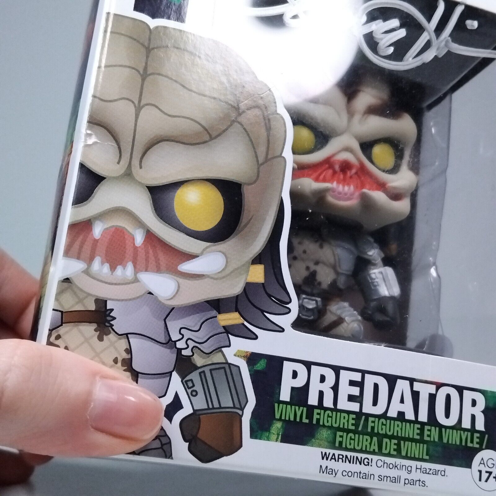 Funko Pop! Movies Predator Signed Lance Henriksen COA #31 BOX DAMAGE