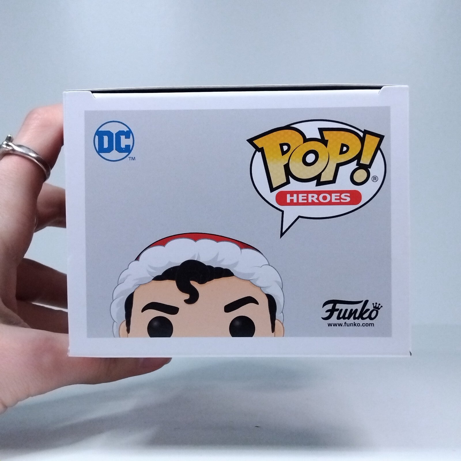 Funko Pop! DC Heroes Superman Holiday Sweater Flocked Special Edition #353