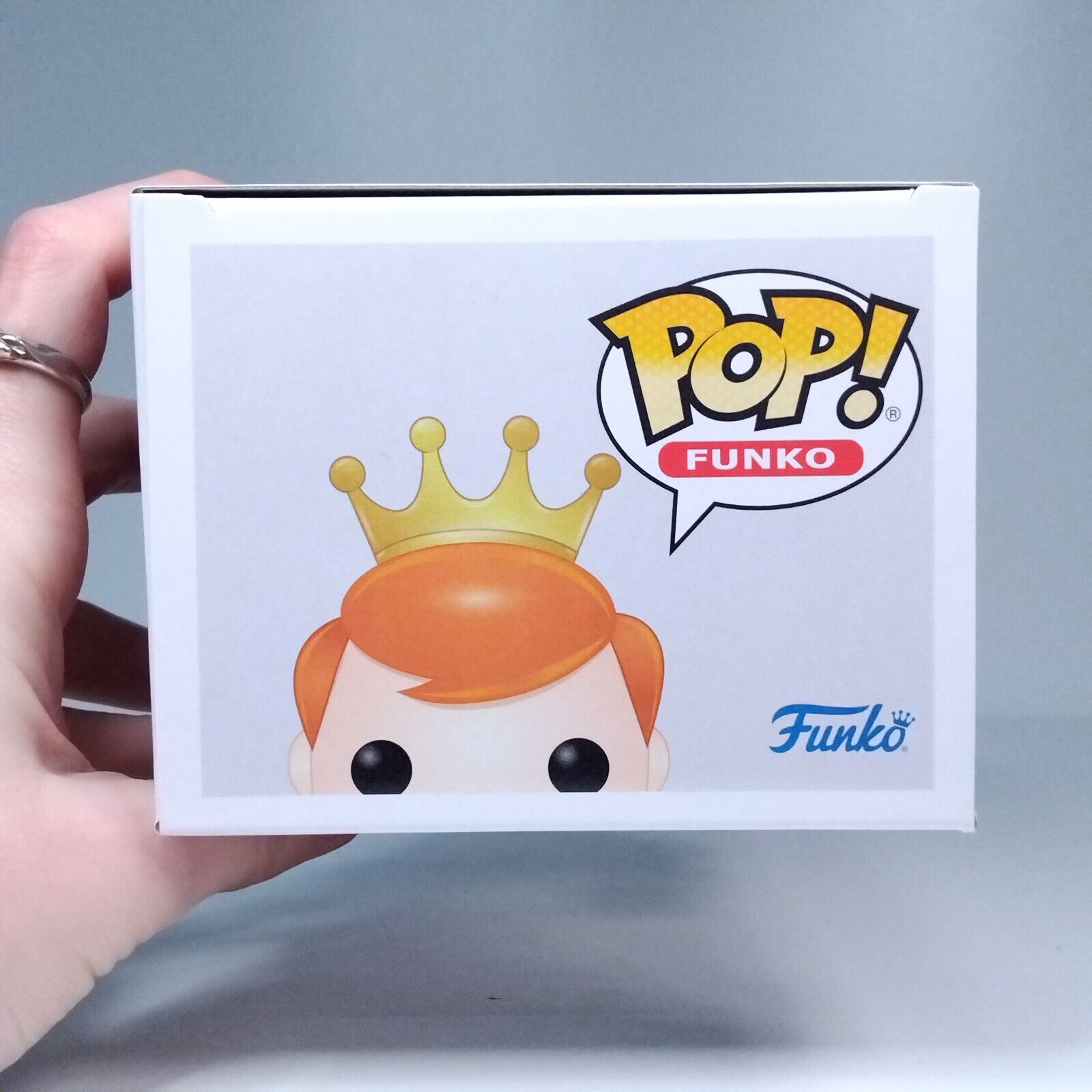 Funko Pop! Star Wars Freddy Funko as The Mandalorian 4,000 Pcs #SE