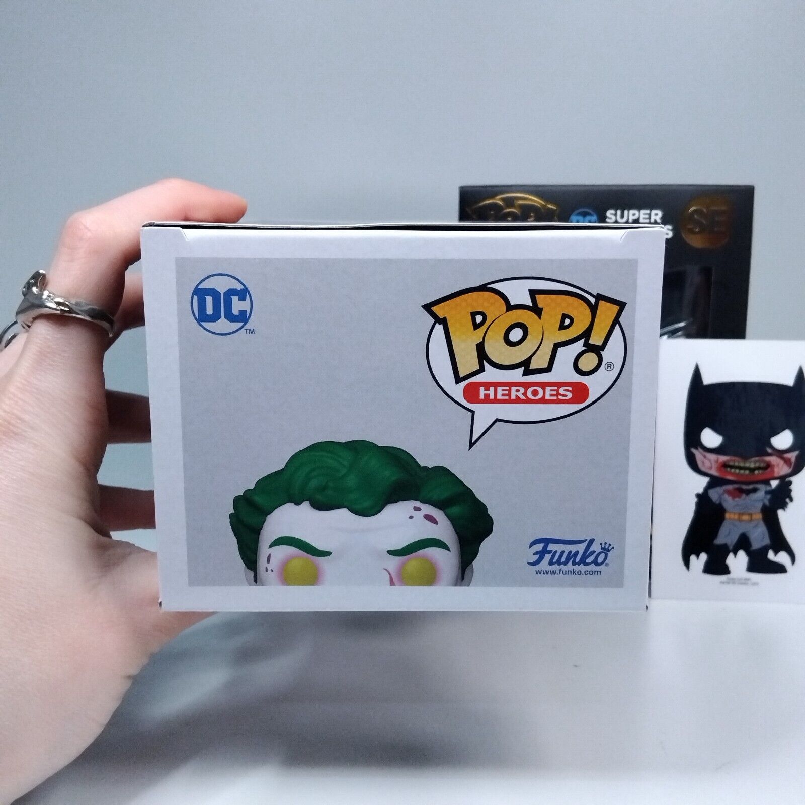 Funko Pop! DC Heroes Batman The Joker Dceased Gamestop Exclusive Box #422